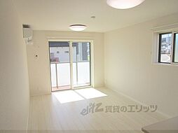 JR山陰本線 亀岡駅 徒歩3分の賃貸マンション 1階2LDKのリビング/ダイニング