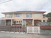 岡野小学校まで1700メートル