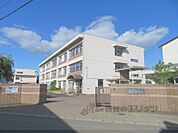 修斉小学校まで2200メートル