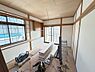 室内：【リフォーム中】2階北側のお部屋です。こちらも床はフローリングを張っていきます。
