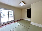 1階和室の別アングル写真です。