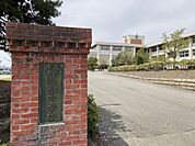 花巻市立花巻 花巻中学校まで約2.3km。 2300m
