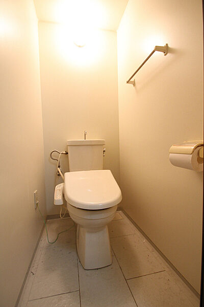 画像9:個室トイレで落ち着く！！