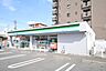 周辺：ファミリーマート 東起町一丁目店
