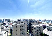 美しい夜景が一望できる趣のある空間。日常生活の中にちょっとした非日常のような時間を♪明かりの灯る町並みを見ながら大切な家族との時間を噛みしめられます