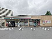 セブン-イレブン にいじゅく店 110m
