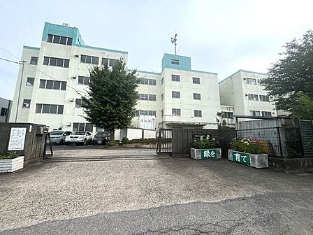 三郷市立鷹野小学校 1400m