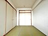 和室：5帖の和室は、家族構成やライフスタイルに合わせて幅広い使い方ができます。
