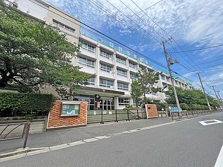 葛飾区立東金町中学校 800m