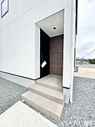 ■□■洗面台■□■洗濯と身支度がスムーズにこなせるスマートな動線。温かみのある木目調の洗面空間で、忙しい朝も心穏やかに。※家具を入れたイメージ写真です