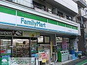 ファミリーマート世田谷淡島通り店 徒歩5分。 400m