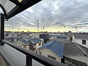 【4階バルコニーからの眺望】周辺の街並みの眺望を開放的に楽しめます。天候により、あべのハルカスも望めます♪