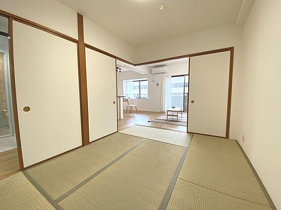 6帖の和室。リ...