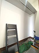 ◇シューズクローク◇コートを掛けられるので花粉の時期等お部屋に持ち込まなくても保管できるのが◎