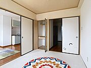和室にカーペット敷