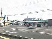 ファミリーマート宮崎学園前店宮崎市昭和町にある飲食店、日用品を扱うコンビニエンスストアチェーン。 610m