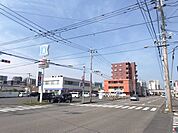ローソン永楽町店宮崎市永楽町にある飲食品、日用品を扱うコンビニエンスストアチェーン。 160m