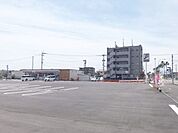 セブンイレブン宮崎吉村町店宮崎市吉村町にある飲食店、日用品を扱うコンビエンスストアチェーン。 870m