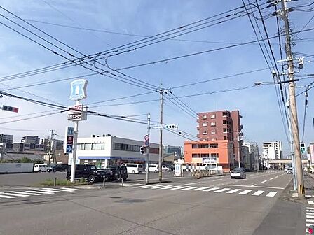 ローソン永楽町店宮崎市永楽町にある飲食品、日用品を扱うコンビニエンスストアチェーン。 630m