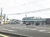 ファミリーマート宮崎学園前店宮崎市昭和町にある飲食店、日用品を扱うコンビニエンスストアチェーン。 530m