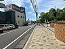 外観：前面道路含む現地写真