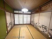 CGにより家具を消しています