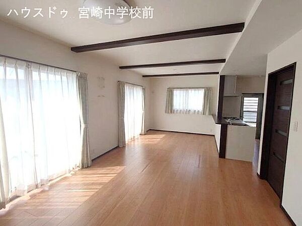 リビング/ダイニングを拡大表示