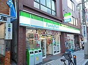 ファミリーマート日吉本町店 245m
