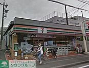 セブンイレブン横浜新吉田町貝塚店 徒歩7分。 550m
