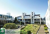 私立横浜商科大学 徒歩27分。 2110m