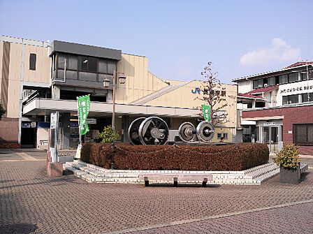 JR長岡京駅(723m)