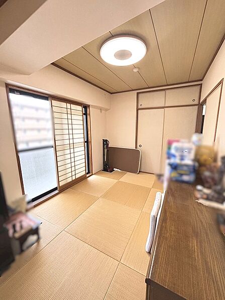 約6.0帖の和室。くつろぎ空間としてはもちろん、客間やお子様のお部屋としても活用できます♪