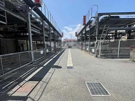 敷地内には、機械式駐車場がございます。