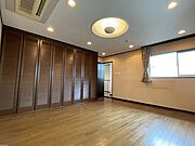 2階の居室は全室2面採光になっているので明るく風通しも良好です（洋室約10.5帖）