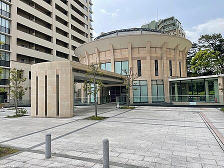 ジオタワー宝塚EAST棟、WEST棟の共用エントランス
