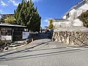 北東側前面道路を北西向きに撮影