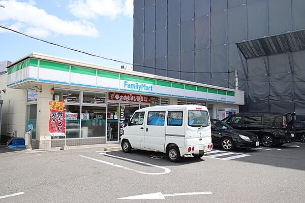 画像9:ファミリーマート　名駅南4丁目店