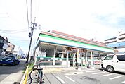 ファミリーマート 岩塚本通三丁目店