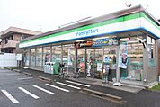 ファミリーマート　中小田井三丁目店