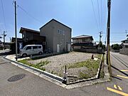 北東角地の明るい敷地！隣にはおしゃれな分譲住宅完成♪ご見学もできますよ☆
