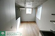 タウンハウジングレジデンス事業部　恵比寿店・赤坂店までお問合せ下さい。