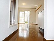 ★玄関からお部屋★