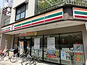 セブンイレブン 220m