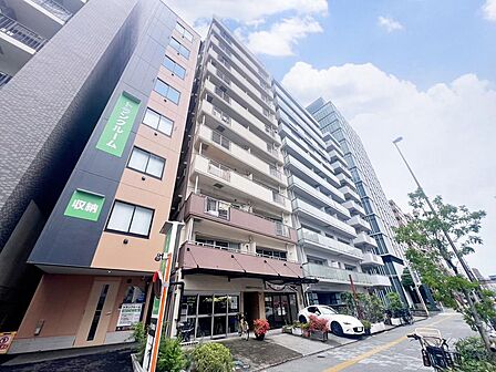 街並みに良くなじむシンプルなで落ち着く外観ですね♪