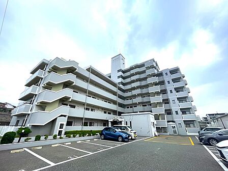 シンプルながら、こだわりを感じる外観です☆