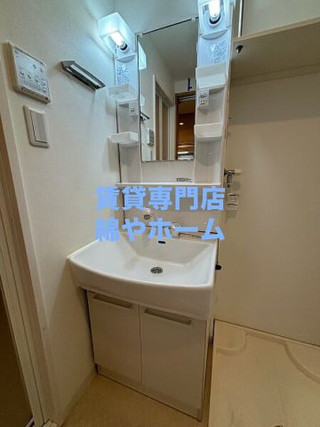 画像13:独立洗面台あり、毎朝おしゃれに忙しい女性の方におすすめです