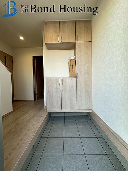 玄関を拡大表示