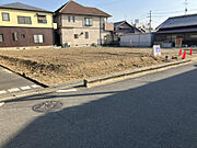 西側前面道路