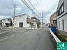 その他：周辺は閑静な住宅街！前面道路広々で車の出し入れも便利です。駐車が苦手な方でも安心して車庫入れできます！