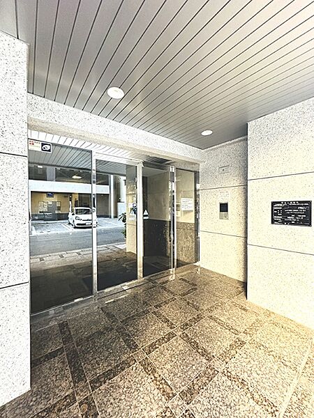エントランスを拡大表示